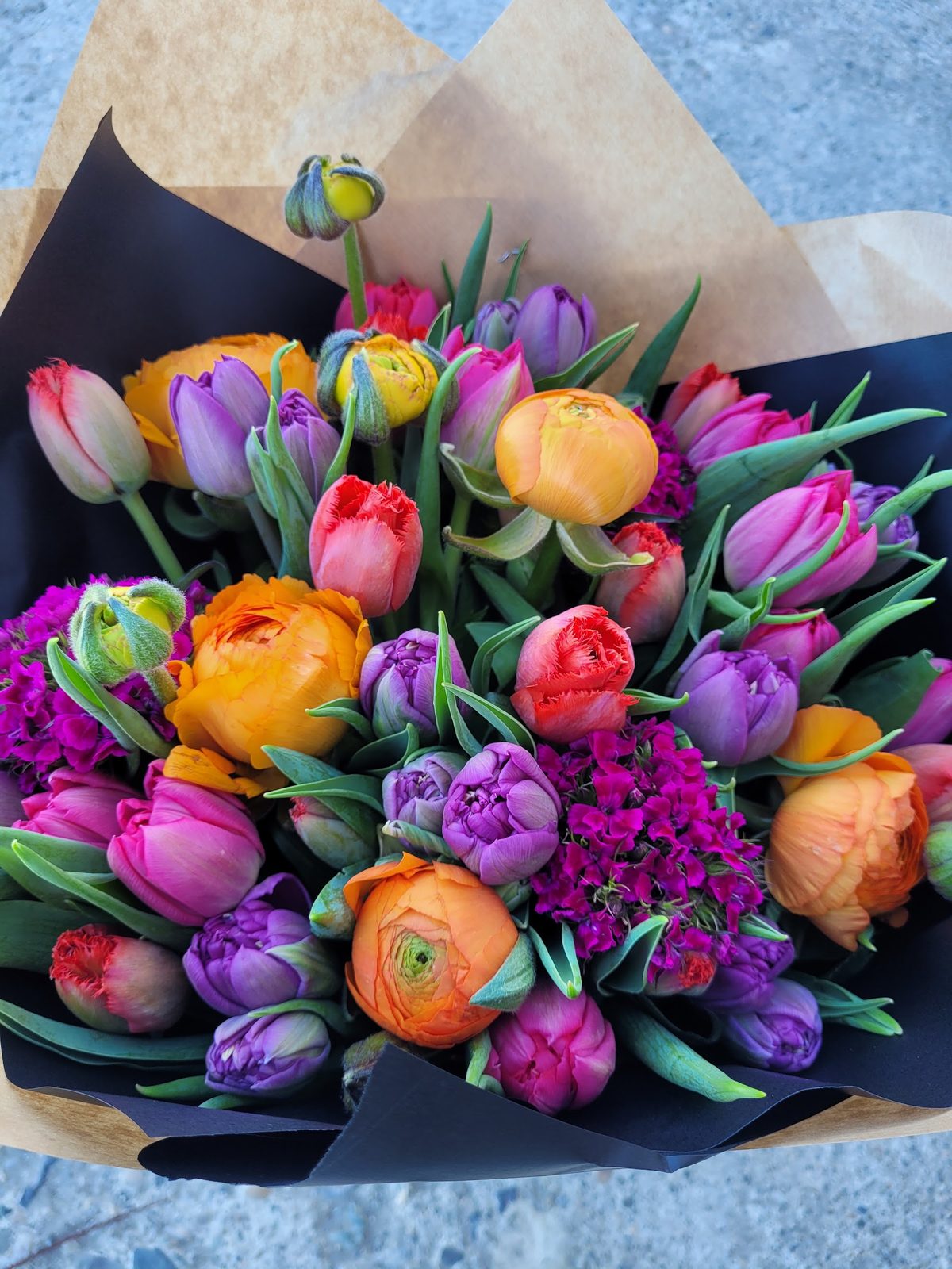 Bouquet de tulipes et de renoncules